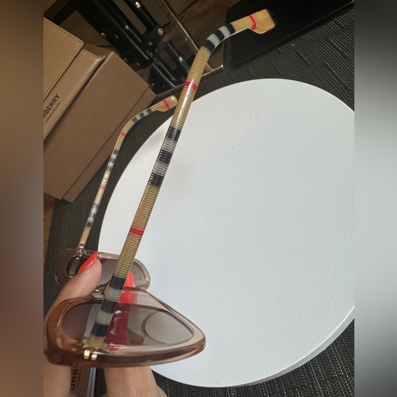 BNIB Authentic Burberry BE4323 “Caroll” Sunglasses-Peach/Gradient Brown/Nova Chk - Picture 8 of 17